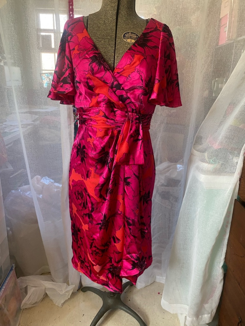 Theia Sadie Satin Burnout Midi Fuchsia & Red Floral Wrap Dress size 6 Coquette
